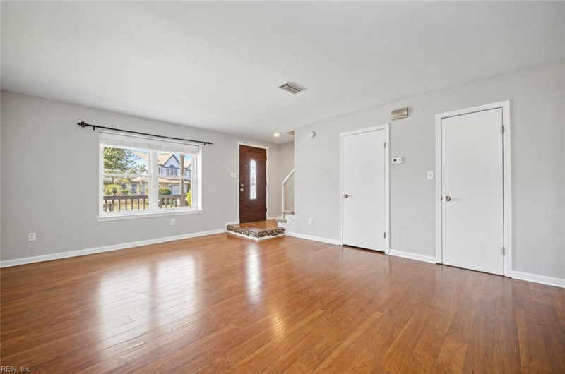 Photo 6 of 31 residential for sale in Virginia Beach virginia