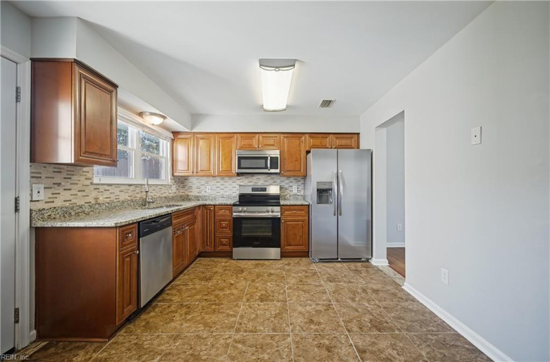 Photo 8 of 31 residential for sale in Virginia Beach virginia