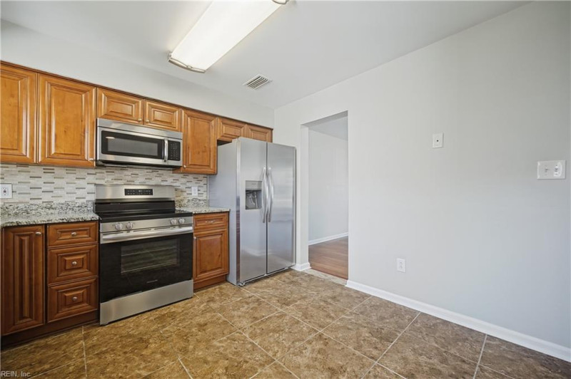 Photo 9 of 31 residential for sale in Virginia Beach virginia