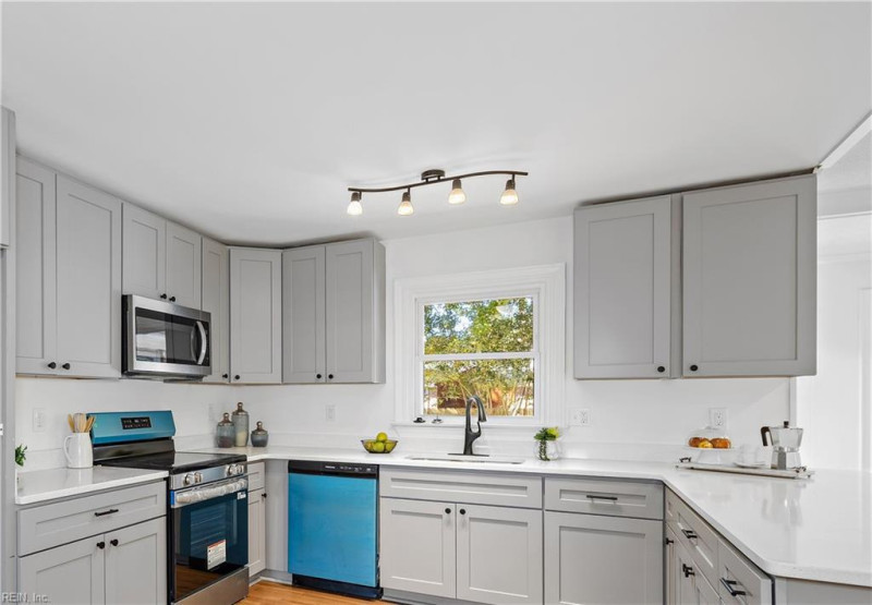 Photo 2 of 37 residential for sale in Virginia Beach virginia