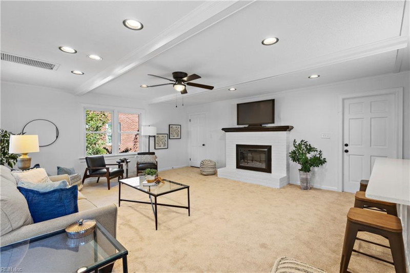 Photo 5 of 37 residential for sale in Virginia Beach virginia