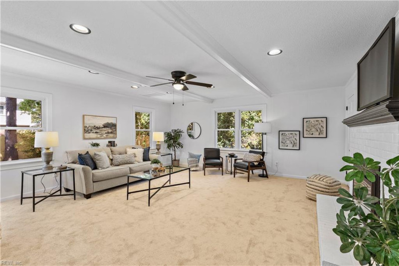 Photo 7 of 37 residential for sale in Virginia Beach virginia