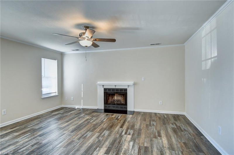 Photo 12 of 37 residential for sale in Virginia Beach virginia