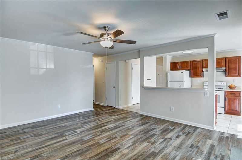 Photo 15 of 37 residential for sale in Virginia Beach virginia