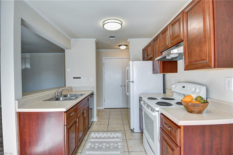 Photo 17 of 37 residential for sale in Virginia Beach virginia