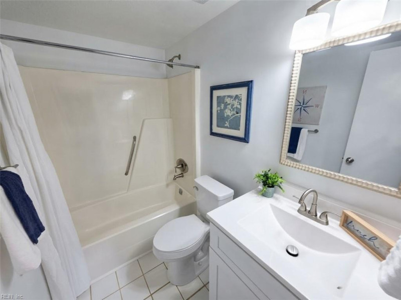 Photo 13 of 22 residential for sale in Virginia Beach virginia