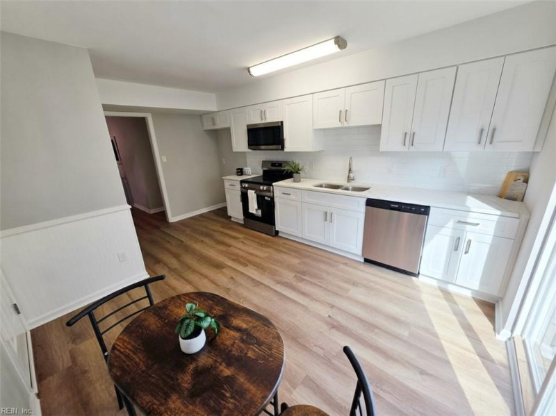 Photo 3 of 22 residential for sale in Virginia Beach virginia