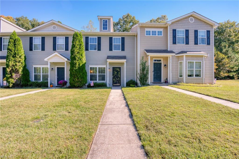 Photo 1 of 17 residential for sale in James City County virginia