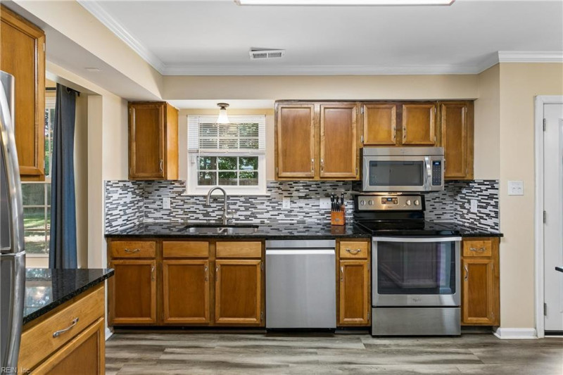 Photo 12 of 41 residential for sale in Newport News virginia