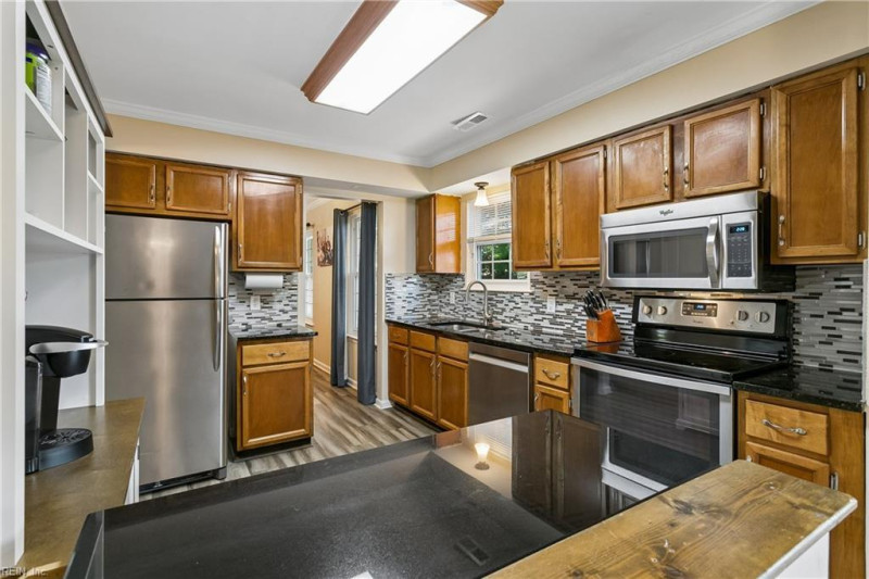 Photo 13 of 41 residential for sale in Newport News virginia