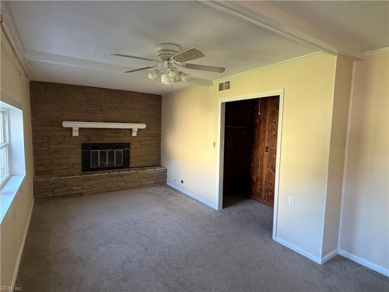Photo 13 of 36 residential for sale in Portsmouth virginia
