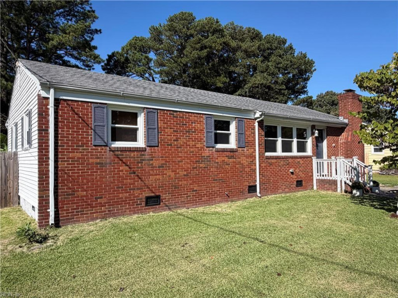 Photo 2 of 36 residential for sale in Portsmouth virginia