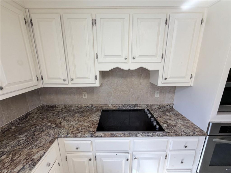 Photo 20 of 36 residential for sale in Portsmouth virginia