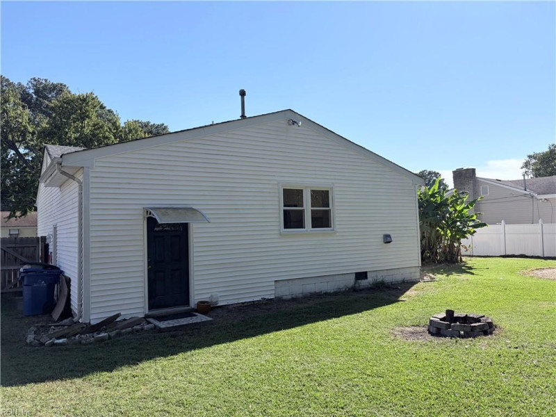 Photo 22 of 36 residential for sale in Portsmouth virginia