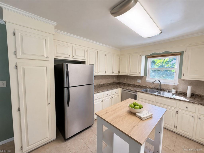 Photo 28 of 36 residential for sale in Portsmouth virginia