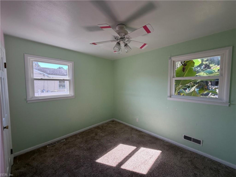 Photo 9 of 36 residential for sale in Portsmouth virginia