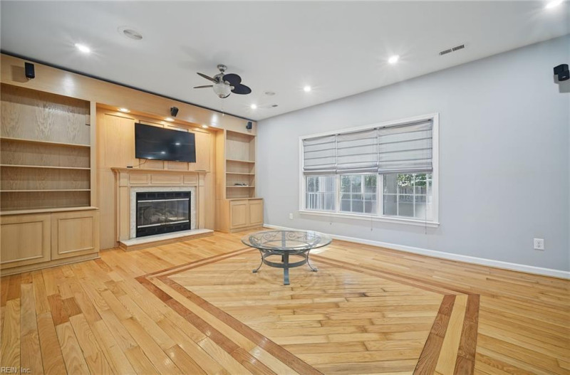 Photo 11 of 50 residential for sale in Virginia Beach virginia