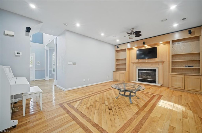 Photo 12 of 50 residential for sale in Virginia Beach virginia