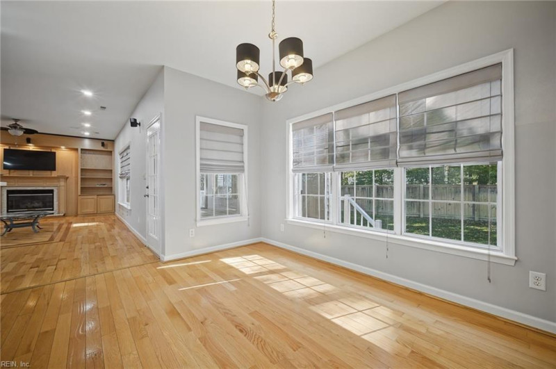 Photo 14 of 50 residential for sale in Virginia Beach virginia