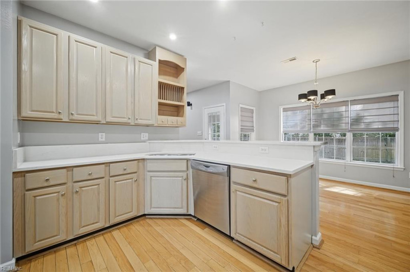 Photo 16 of 50 residential for sale in Virginia Beach virginia