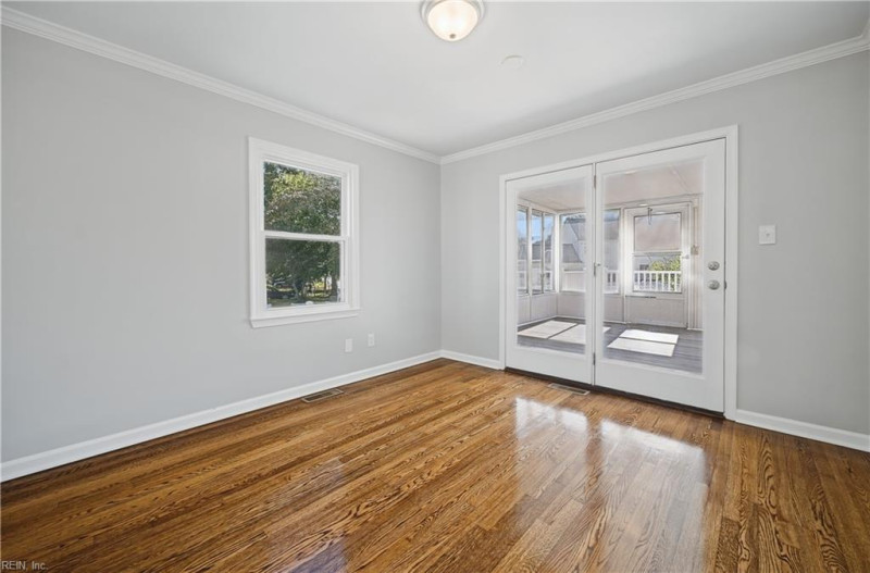 Photo 15 of 38 residential for sale in Hampton virginia