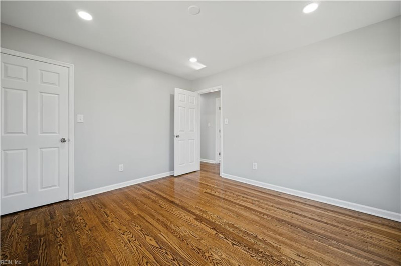 Photo 19 of 38 residential for sale in Hampton virginia
