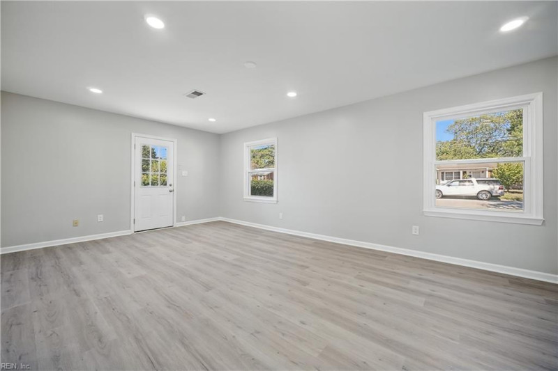 Photo 22 of 38 residential for sale in Hampton virginia