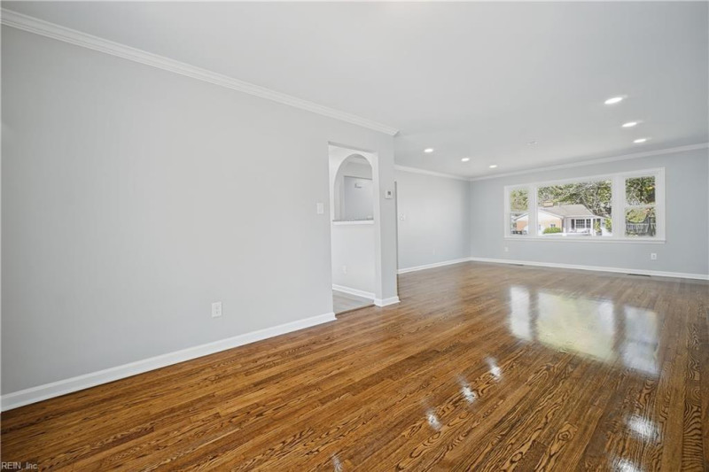 Photo 4 of 38 residential for sale in Hampton virginia