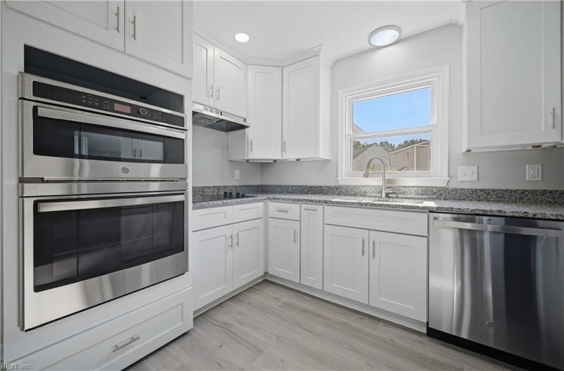 Photo 8 of 38 residential for sale in Hampton virginia