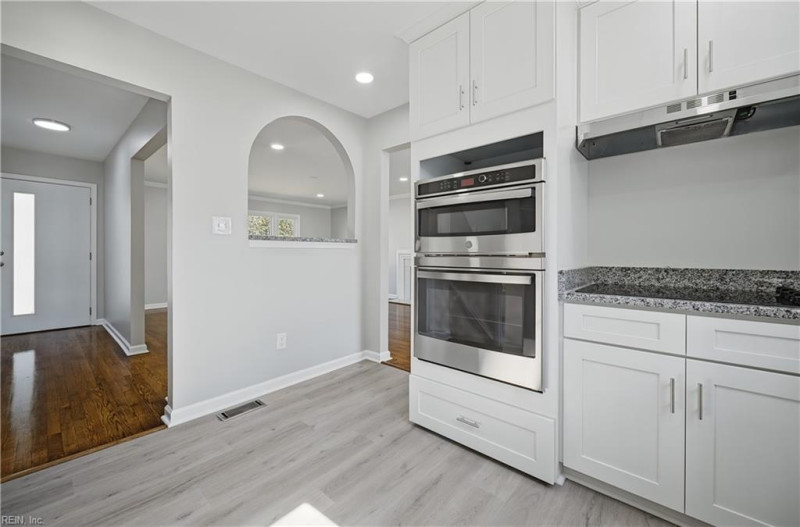 Photo 9 of 38 residential for sale in Hampton virginia