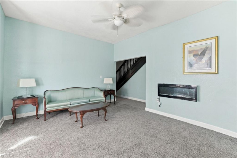 Photo 4 of 22 residential for sale in Newport News virginia