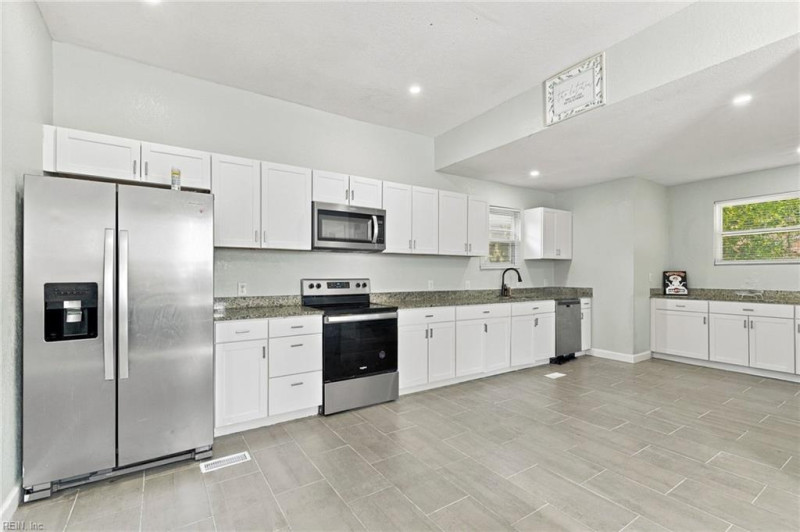 Photo 7 of 22 residential for sale in Newport News virginia