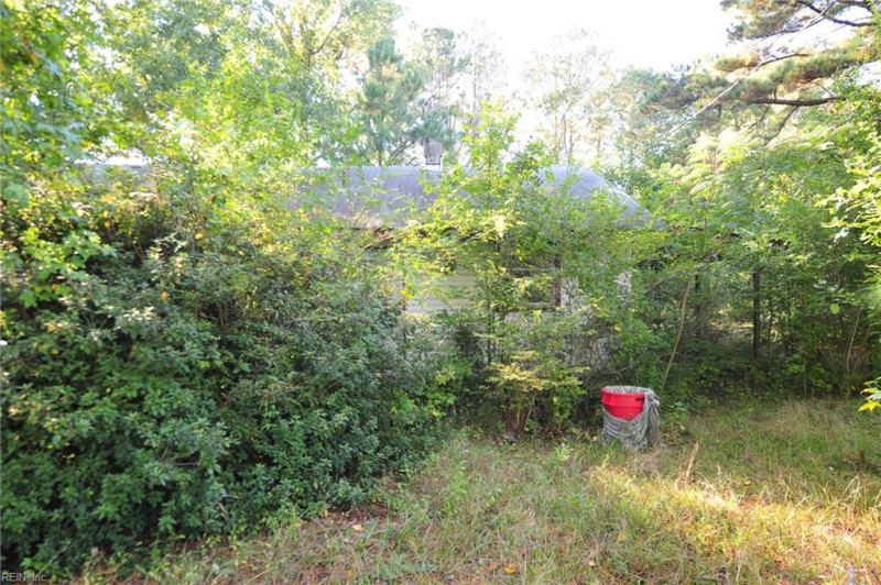 Photo 14 of 33 residential for sale in Chesapeake virginia