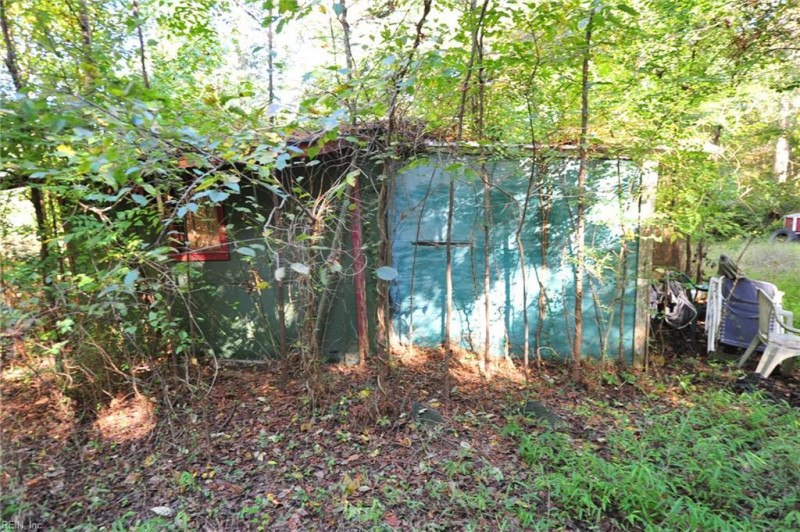 Photo 15 of 33 residential for sale in Chesapeake virginia