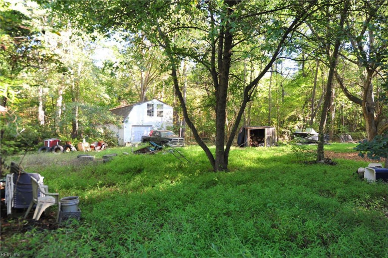 Photo 16 of 33 residential for sale in Chesapeake virginia