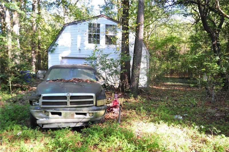 Photo 20 of 33 residential for sale in Chesapeake virginia