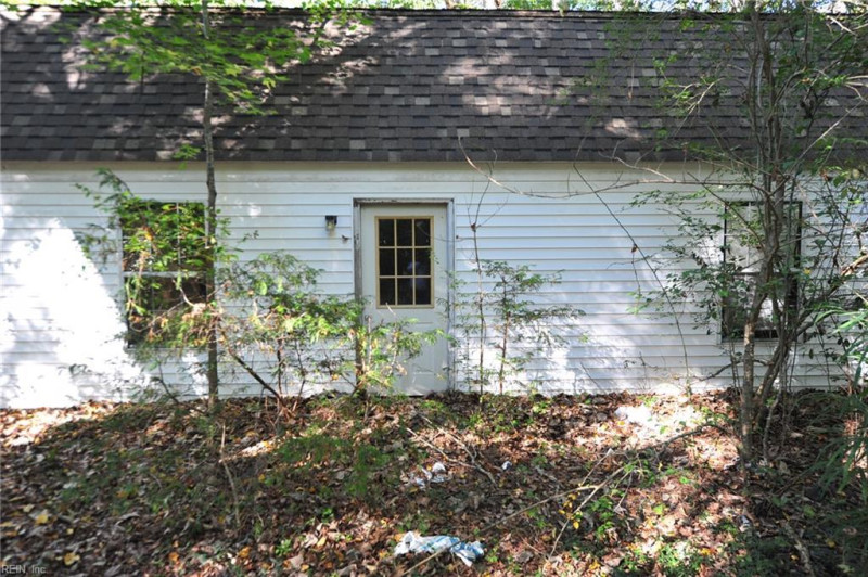 Photo 29 of 33 residential for sale in Chesapeake virginia