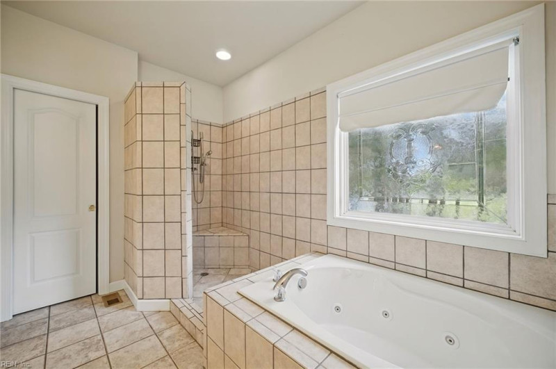 Photo 25 of 40 residential for sale in Williamsburg virginia