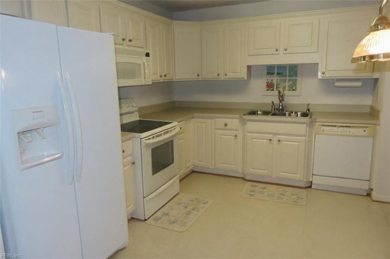 Photo 14 of 21 residential for sale in Portsmouth virginia