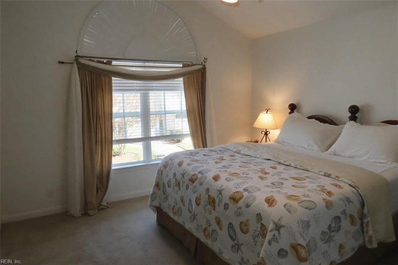Photo 15 of 21 residential for sale in Portsmouth virginia