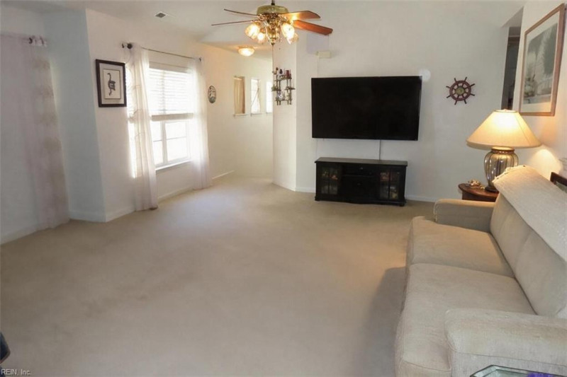 Photo 9 of 21 residential for sale in Portsmouth virginia
