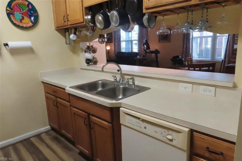 Photo 12 of 18 residential for sale in Portsmouth virginia
