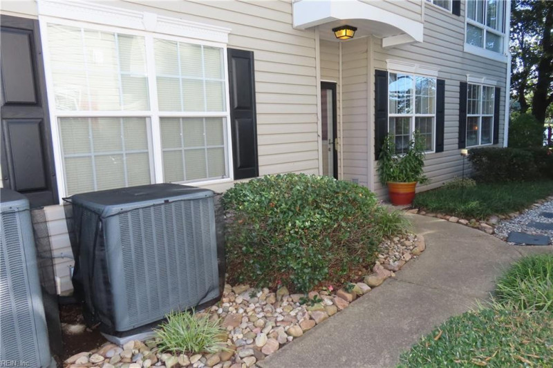Photo 7 of 18 residential for sale in Portsmouth virginia