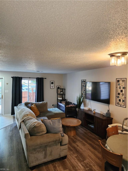 Photo 3 of 12 residential for sale in Chesapeake virginia Photo 3 of 12 residential for sale in Chesapeake virginia