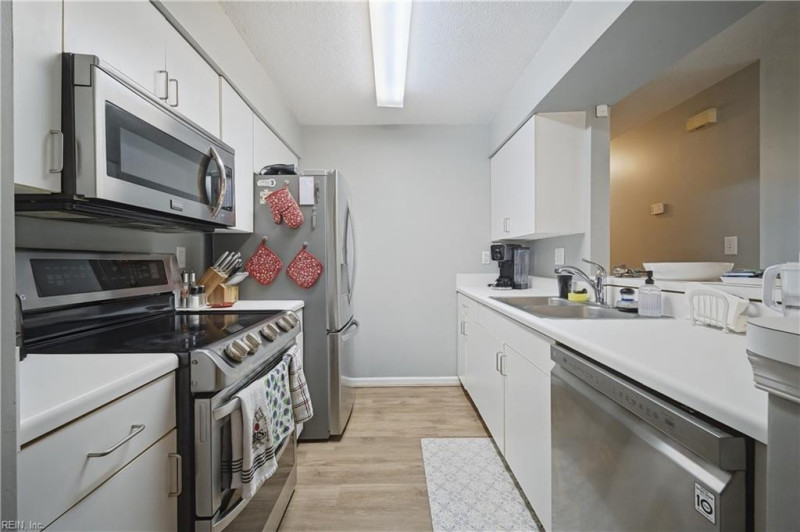 Photo 13 of 50 residential for sale in Virginia Beach virginia
