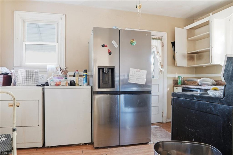 Photo 3 of 10 residential for sale in Norfolk virginia