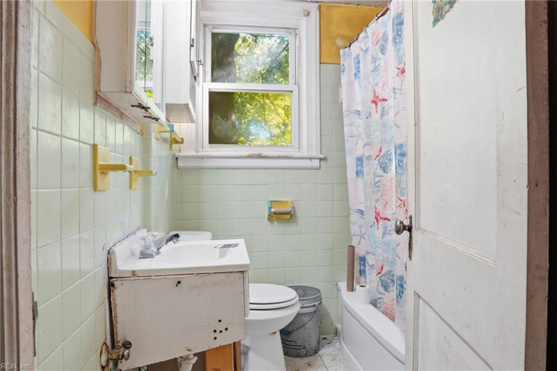 Photo 6 of 10 residential for sale in Norfolk virginia