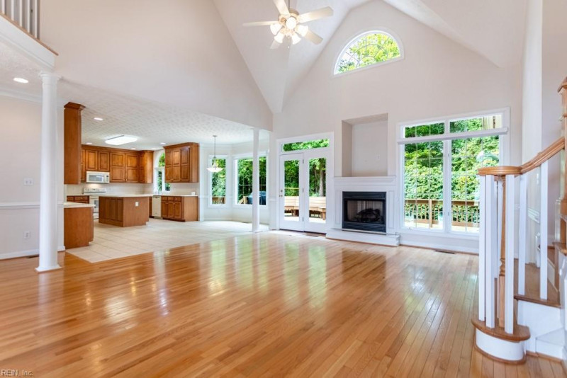 Photo 10 of 50 residential for sale in York County virginia