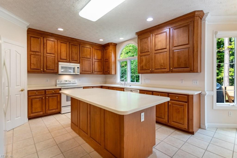 Photo 18 of 50 residential for sale in York County virginia