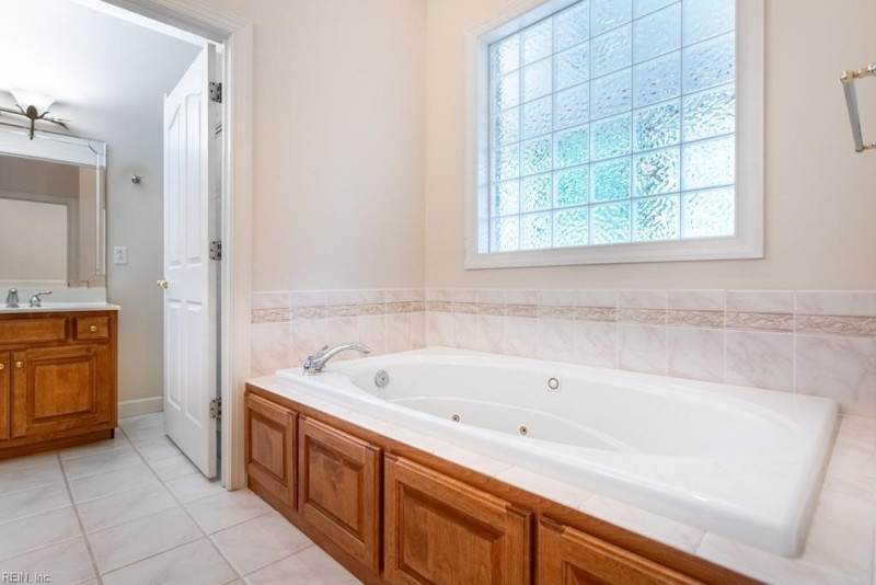 Photo 27 of 50 residential for sale in York County virginia